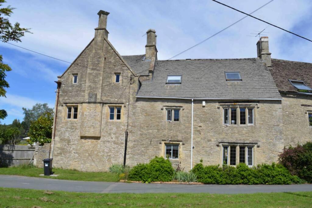 The Old Manor Coach House Lejlighed Cirencester Eksteriør billede