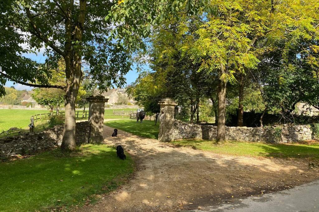 The Old Manor Coach House Lejlighed Cirencester Eksteriør billede