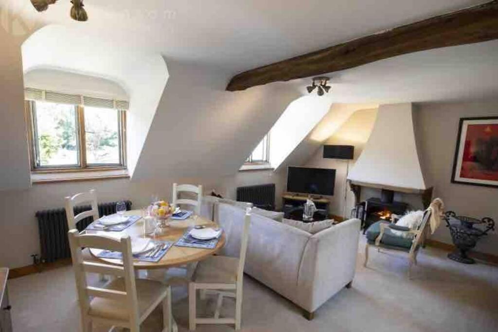 The Old Manor Coach House Lejlighed Cirencester Eksteriør billede
